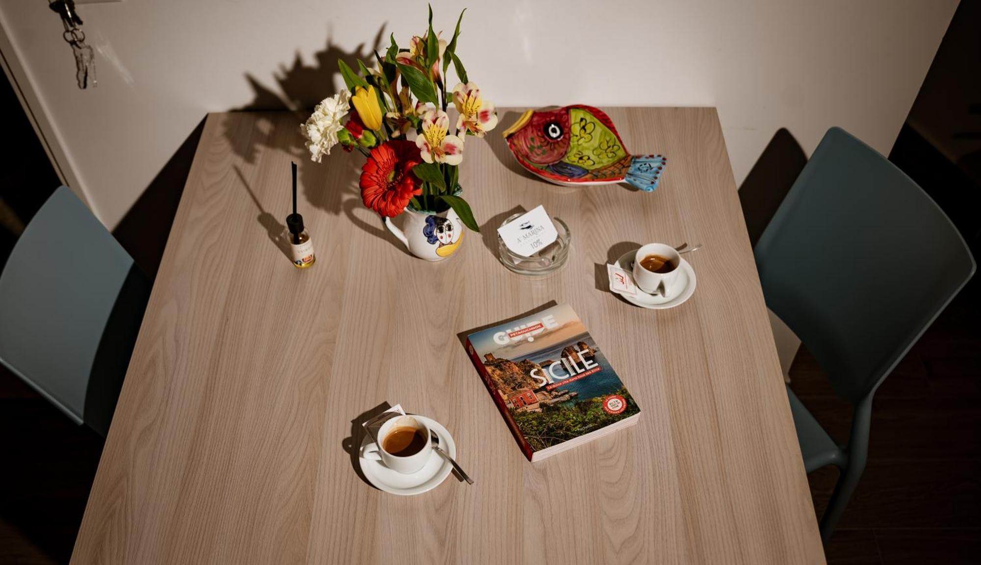 Cortilia Holiday House Чефалу Екстериор снимка