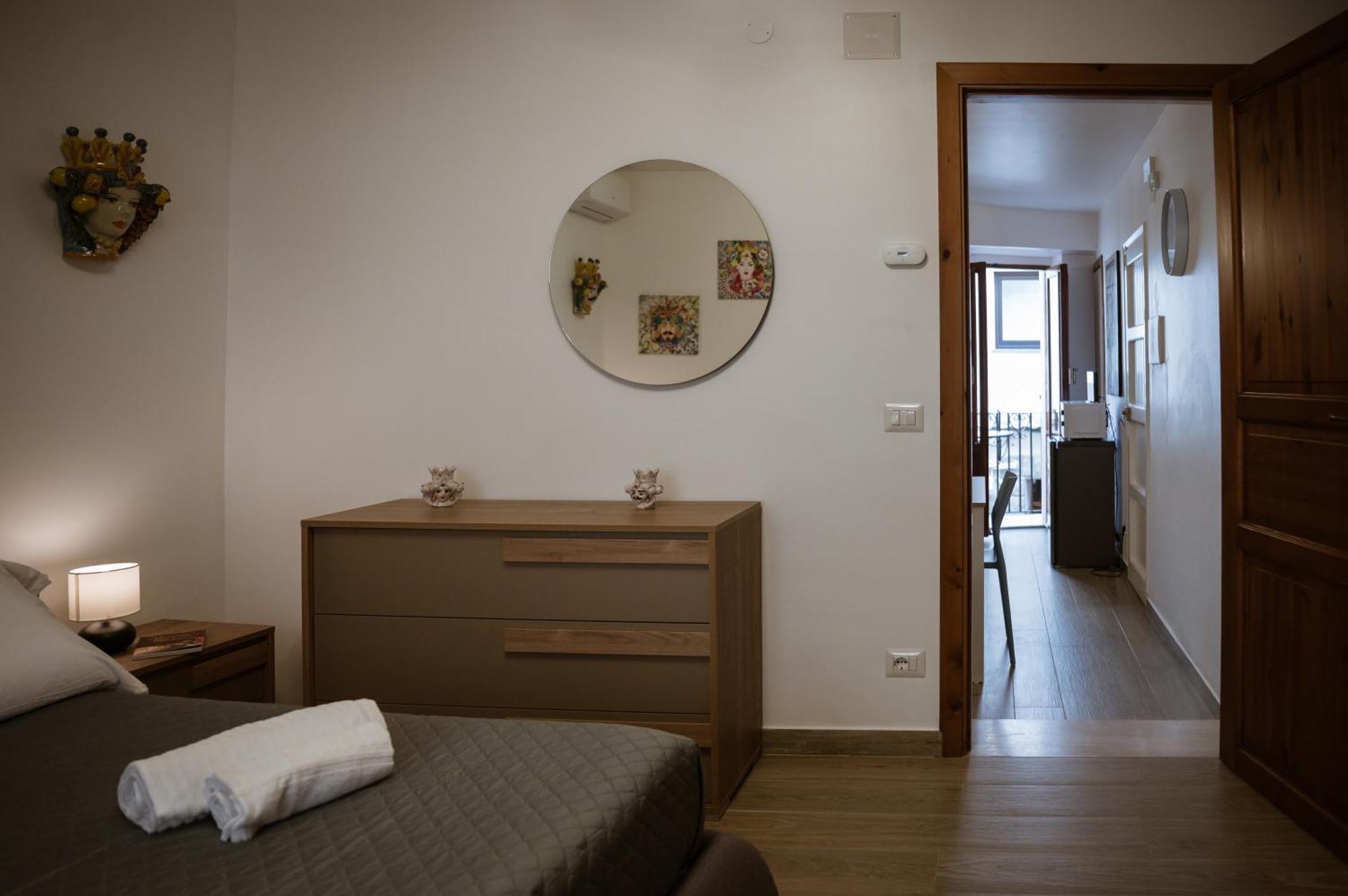 Cortilia Holiday House Чефалу Екстериор снимка