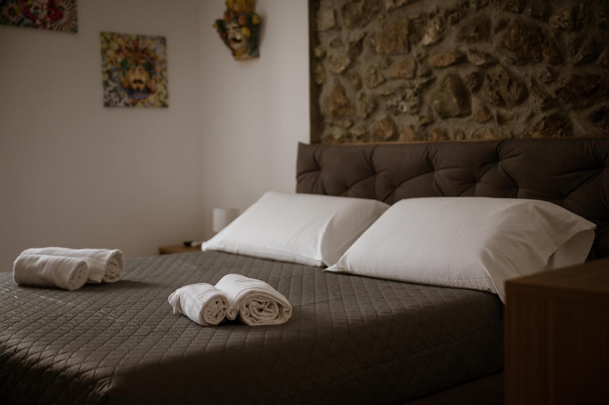 Cortilia Holiday House Чефалу Екстериор снимка